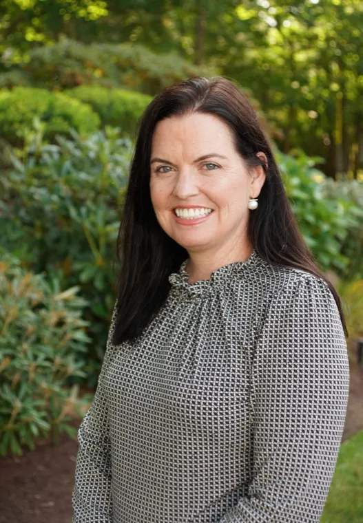 Dr. Erin Hoye